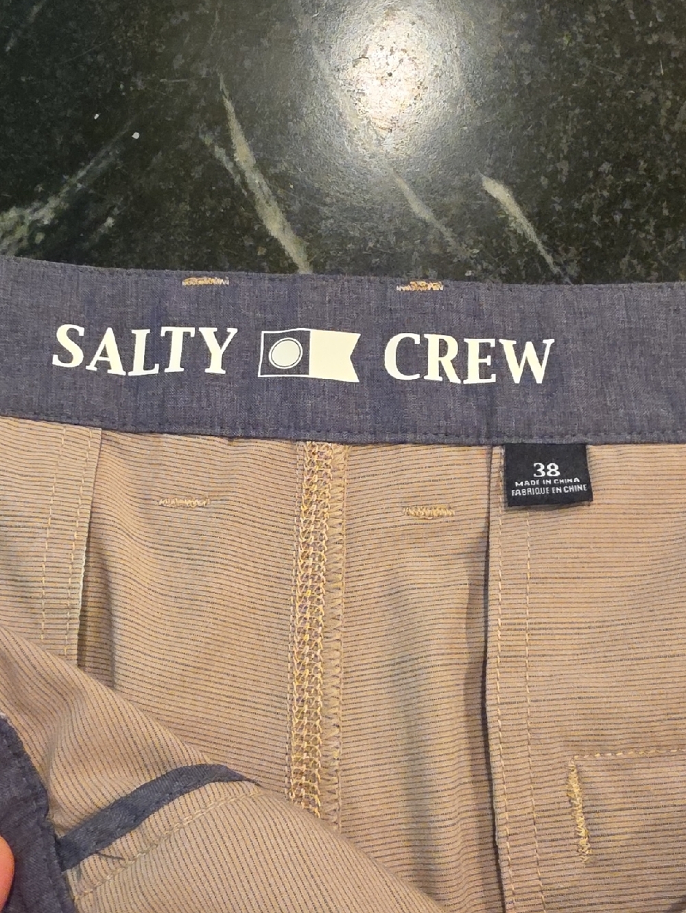 Salty Crew Mens Tan Shorts Sz 38 Pockets EUC - Picture 2 of 7